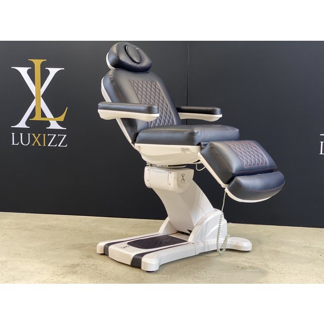 Okura SR4 treatment chair