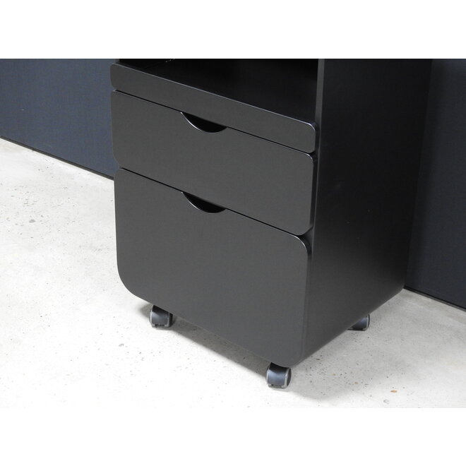 Elegance Professioneller Arbeitswagen für Kosmetikerinnen, Pediküre und Masseure: Optimal organisiertes und stilvolles Design für Ihre Praxis