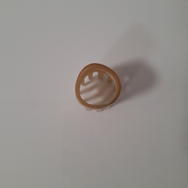 Kopfhautmassage mit natürlichem Hornkamm