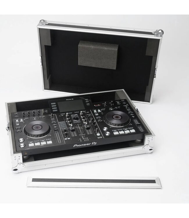 Magma DJ-controller RX3 flightcase