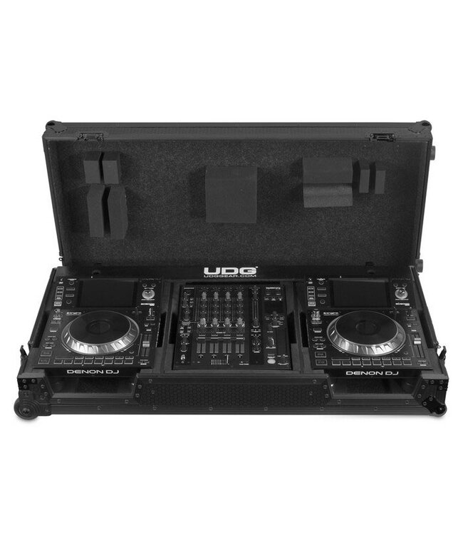 UDG UDG Ultimate Flight Case Set Denon DJ SC5000/X1800 Blk Plus (Wheels)