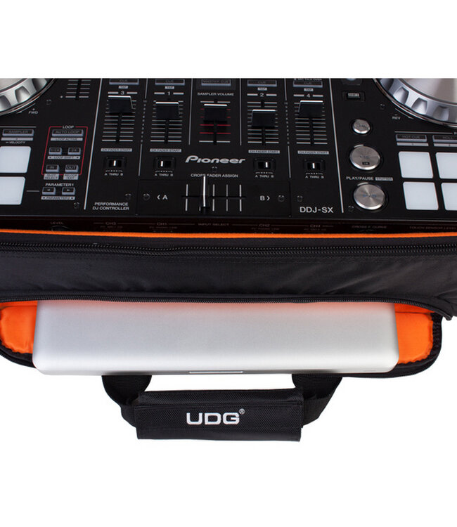 UDG UDG Ultimate MIDI Controller Backpack Large Black/Orange Inside MK2