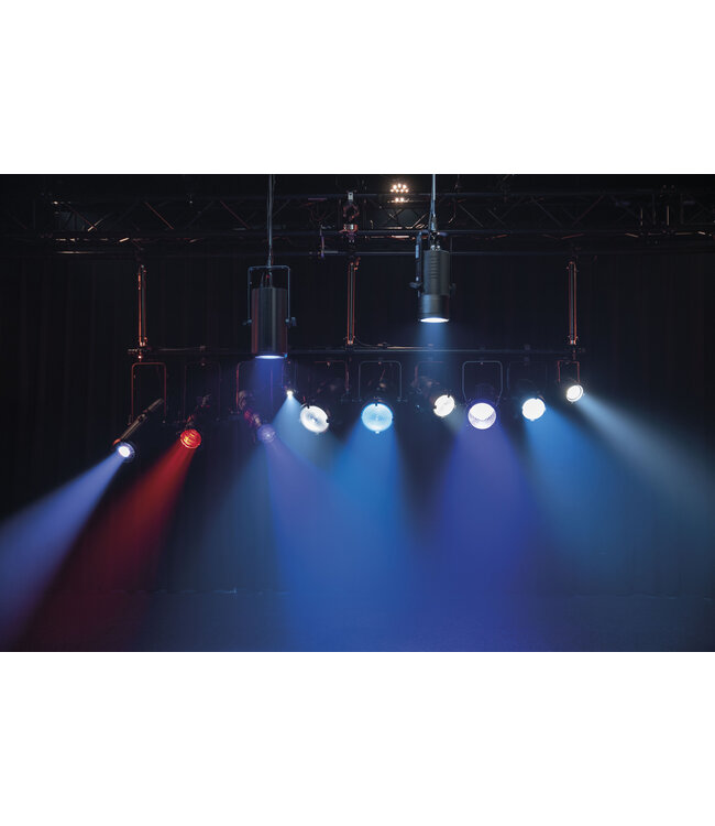 Showtec Performer 1500 Fresnel Q6