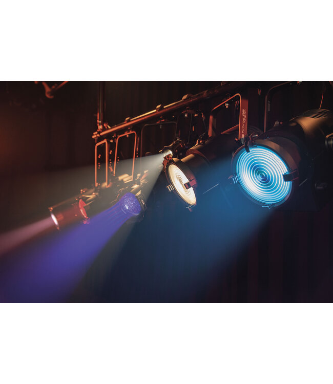 Showtec Performer 1500 Fresnel Q6