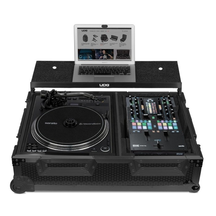 UDG Ultimate Flight Case Scratch flightcase