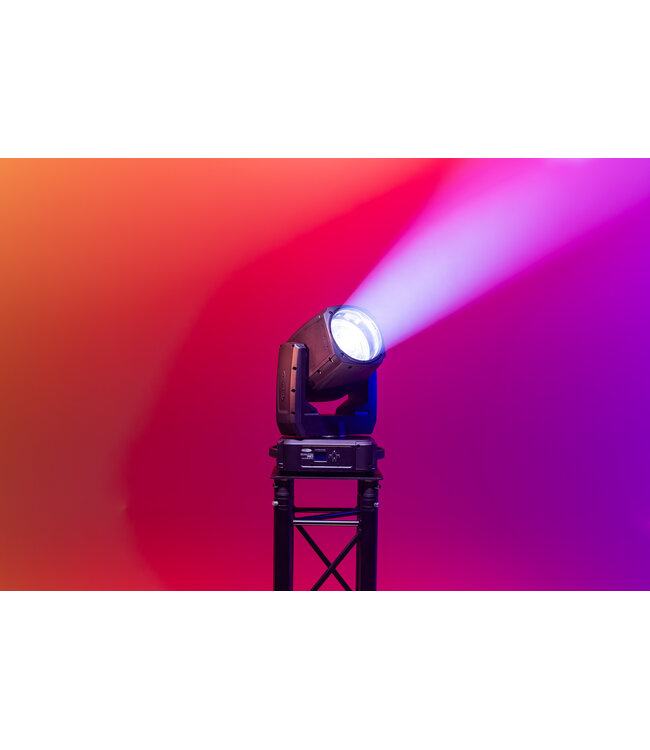 Showtec Phantom 180 WashFX RGBL LED-wash moving head met pixeleffecten