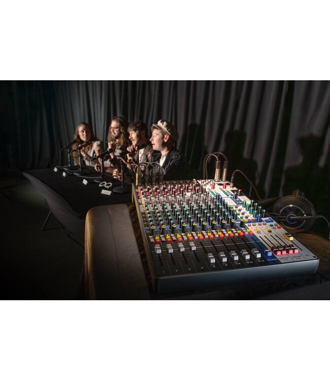 Soundcraft Signature Plus 12 met Lexicon Effecten