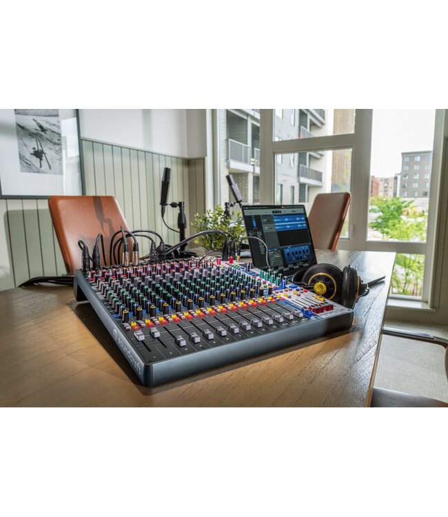 Soundcraft Signature Plus 16 analoge mixer met lexicon effecten