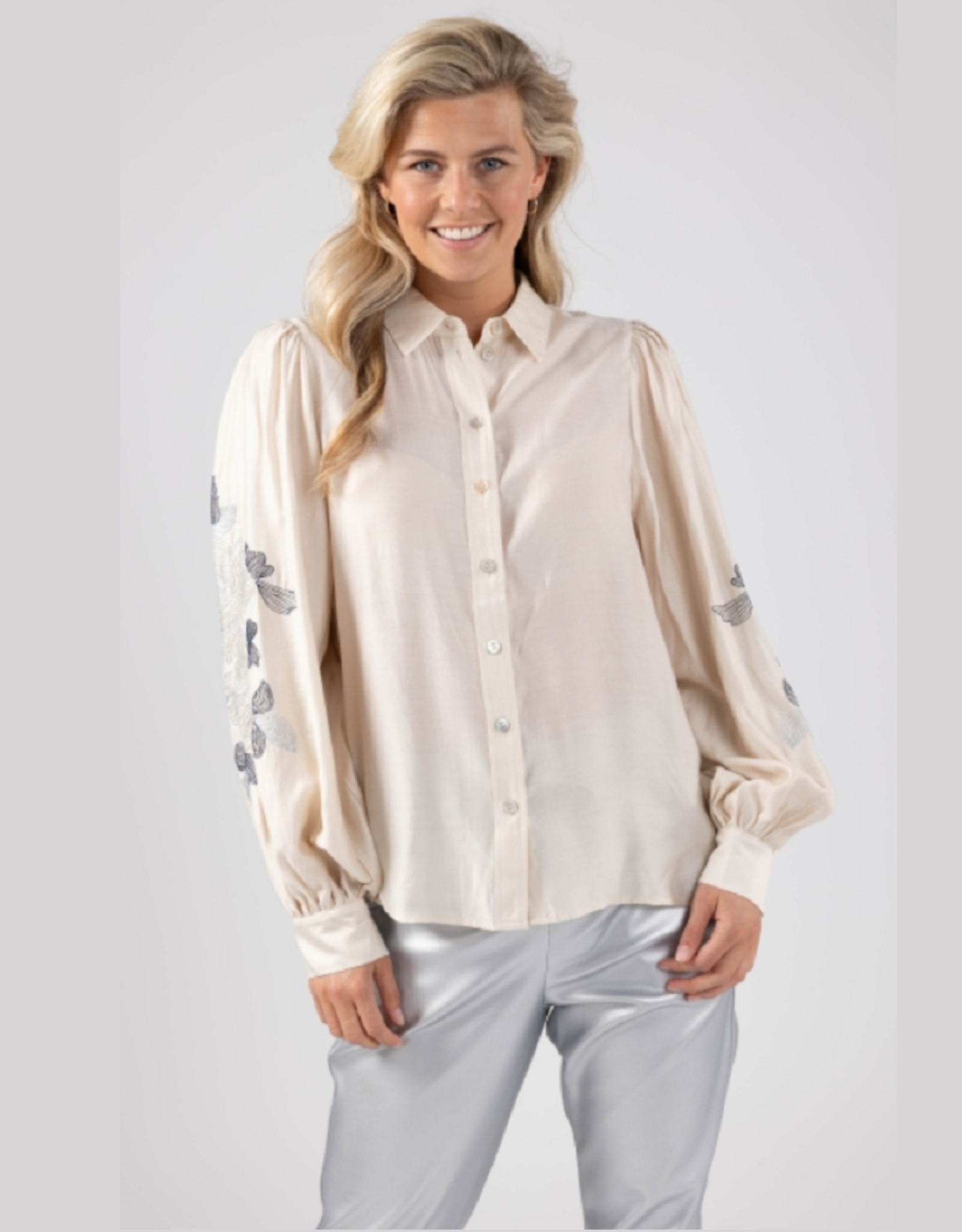 NUKUS NUKUS Milanova blouse off white blue