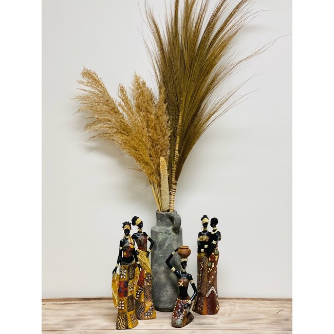Zelfverzekerde Africaanse dame  met spiegeltjes in bloemenmotief jurk-35x9x6 cm-1 stuks