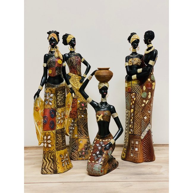 Zelfverzekerde Africaanse dame  met spiegeltjes in bloemenmotief jurk-35x9x6 cm-1 stuks