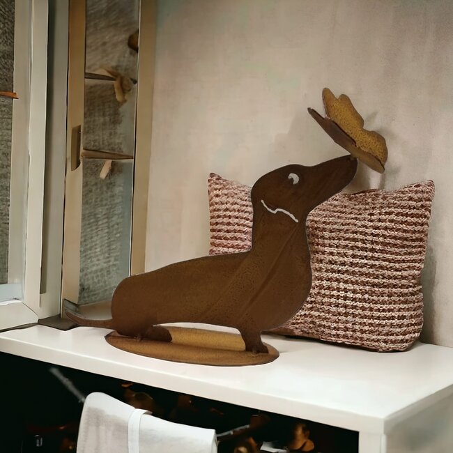 Dream-Garden Tuinbeeld  Bumper kortharige  teckel met vlinder