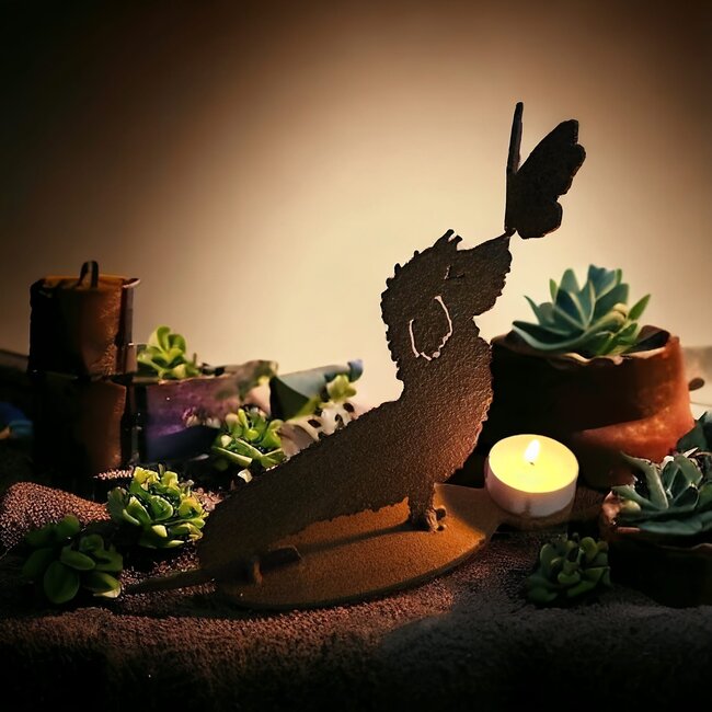 Dream-Garden Waxine houder Pukkie de ruwharige Teckel met vlinder