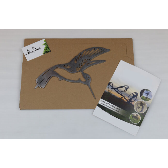 Siermetaal Tuindecoratie kolibri in boom | 17 cm x 28 cm