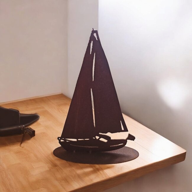 Dream-Garden Zeilboot met vlag roest bruin  28x20cm