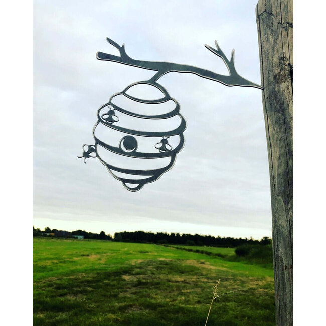 Siermetaal  Tuindecoratie bijenkorf  29.6 cm x 25.6 cm