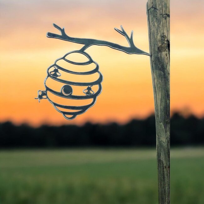 Siermetaal  Tuindecoratie bijenkorf  29.6 cm x 25.6 cm