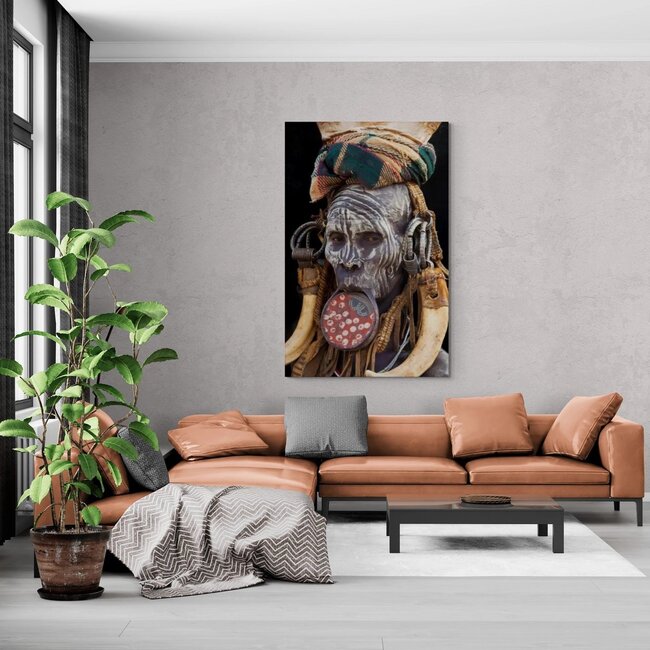 MONDiART Gobelin geweven wandtapijt 120/180 Mursi vrouw Ethiopië WH1913 uitgerekt op een draagbalk