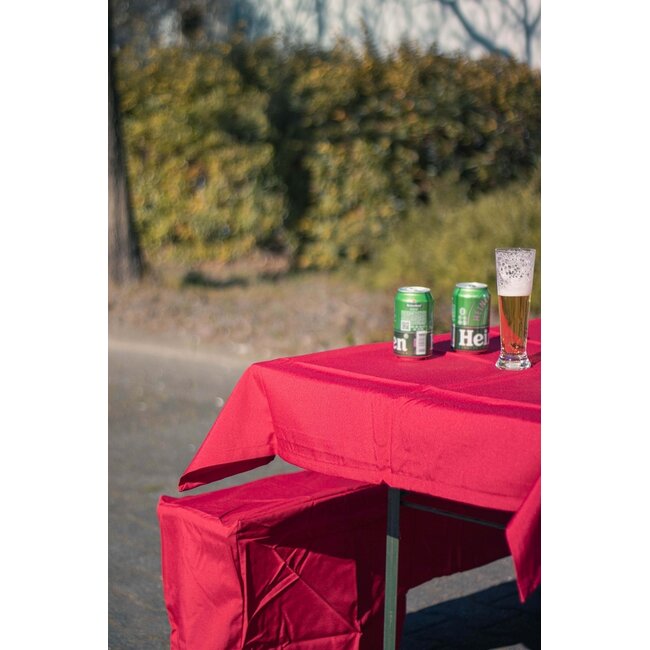 2Lif Beer Tableset Vlamvertragend rood 3304 1st 100x260cm/ 2st 220x25x45cm