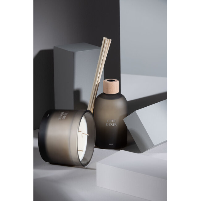 J-Line Reed Diffuser Essential Accords Leather Desire-250ml