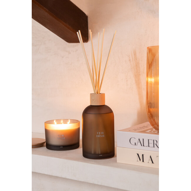 J-Line Reed Diffuser Essential Accords Leather Desire-550ml