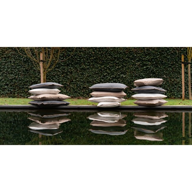 Mars & More kussen beige met jute bies 55x55cm*