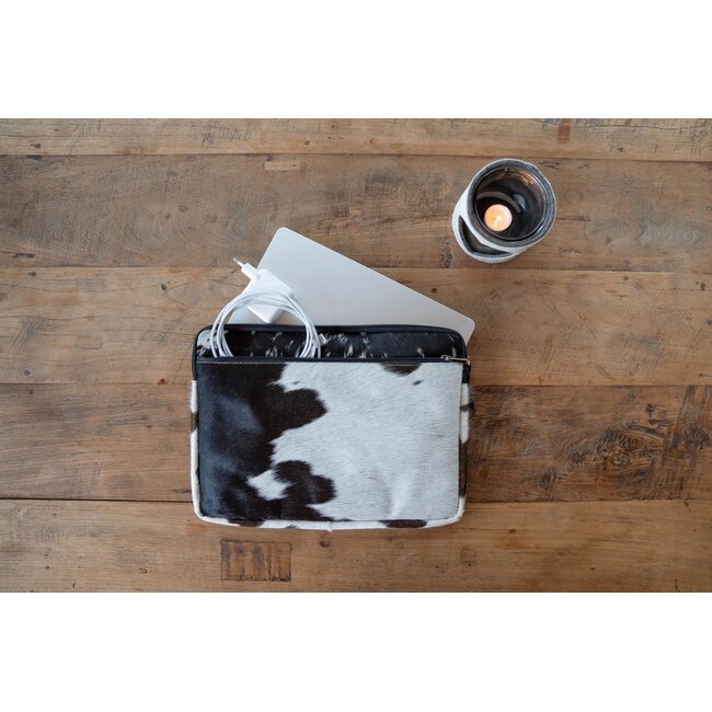 Mars & More laptophoes zwart 13inch 25x35cm (bos taurus taurus)