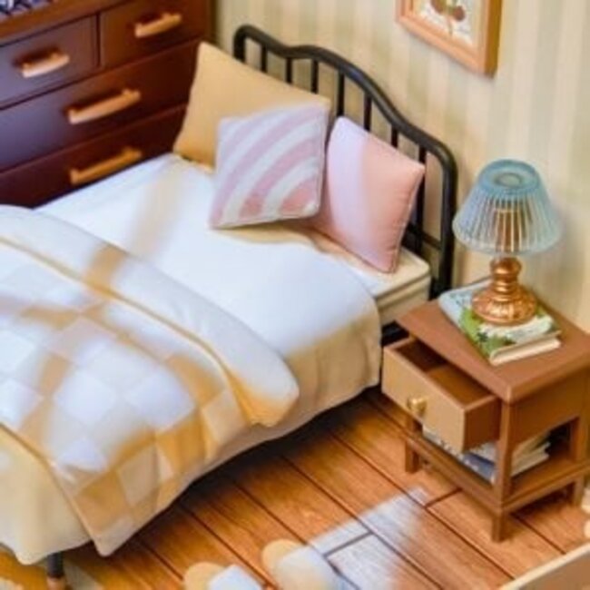 Robotime, DIY Huisje Super Creator Sweet Dream Bedroom, DW009, 16,3x16,3x15,2cm