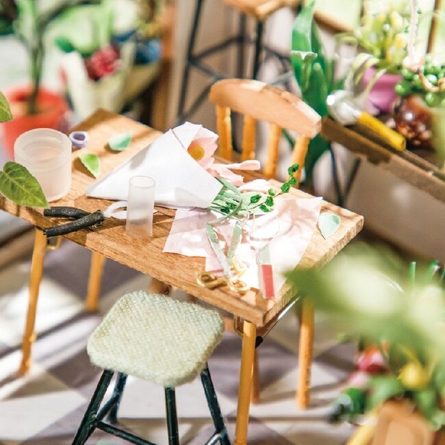 Robotime, DIY Huisje, Emily's Flower Shop, DG145, 22x19x21cm