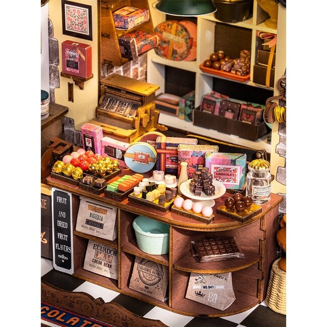 Robotime, Henry's Chocolate, DIY Miniatuurhuis, DG174, 23,5x17,5x22cm