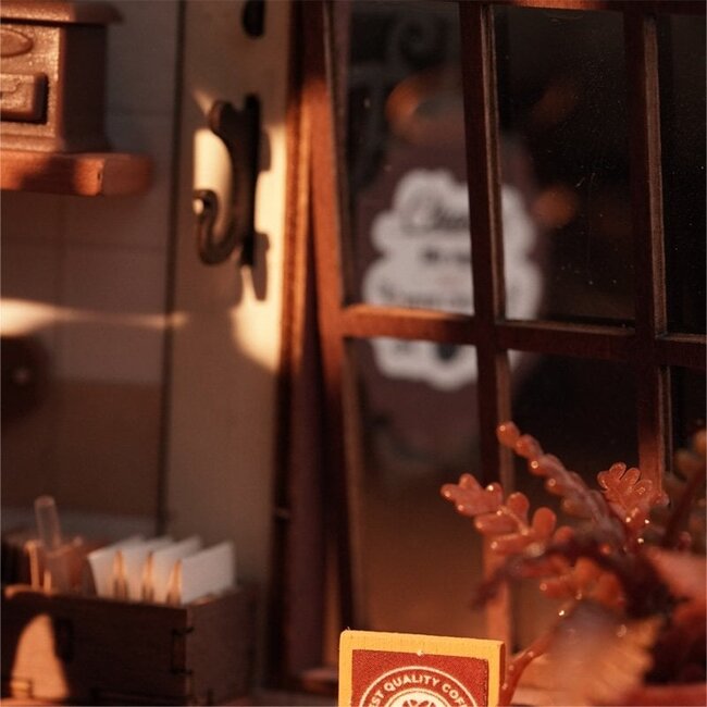 Robotime, DIY Huisje, Slow Life Café met LED verlichting, DG162, 25x15x19,5cm