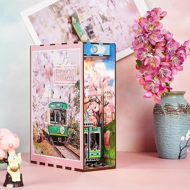 Tonecheer, DIY Book Nook, Sakura's Travel Bookend, TQ119, 18x8x24,5cm