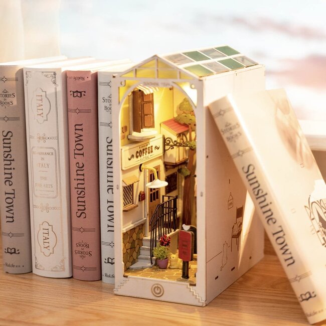 Robotime, DIY Book Nook Boekensteun Sunshine Town, TGB02, 18,5x10x24cm