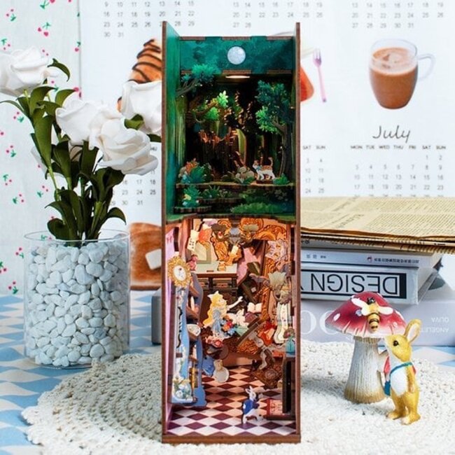 Tonecheer, DIY Book Nook, Alice in Wonderland Bookend, TQ128, 18x8x24,5cm