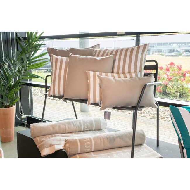 2Lif Lef kleine strepen buitenkussen zand 60x60cm