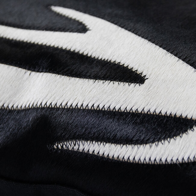 Mars & More kussen koe gewei zwart 45x45cm