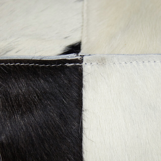 Mars & More poef koehuid vierkant zwart/wit 50x50x30cm