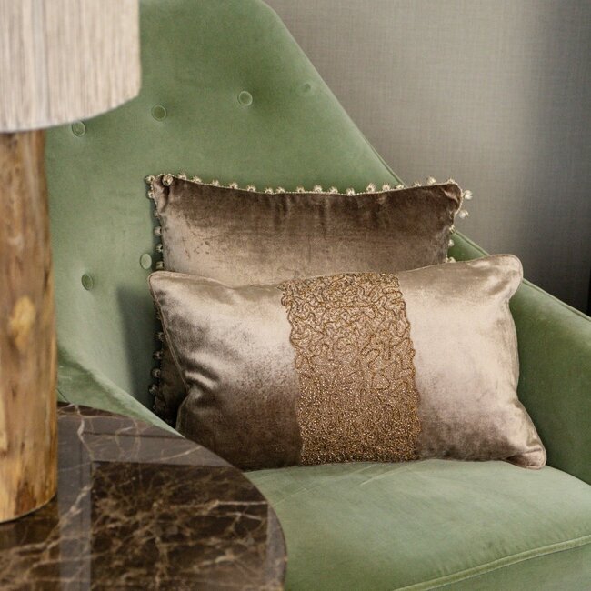 Mars & More half kussen fluweel pom pom taupe 35x45cm