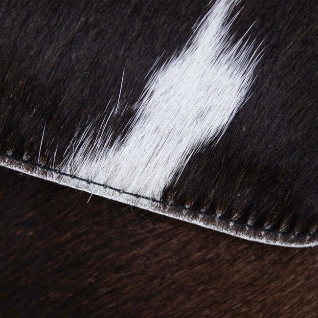 Mars & More etui koe met vakje zwart 20x11cm (bos taurus taurus)