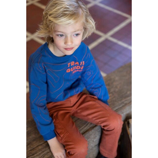 Sturdy - Sweater AOP Blauw - Chasing Trails