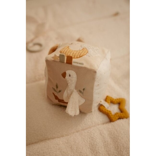 Little Dutch - Activiteitenkubus - Newborn Naturals