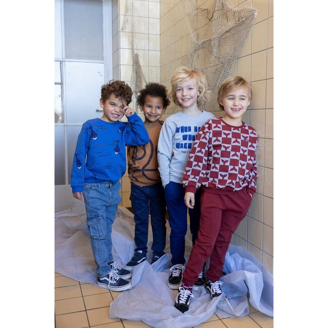 Sturdy - Sweater AOP Aqua - Waves and Whales