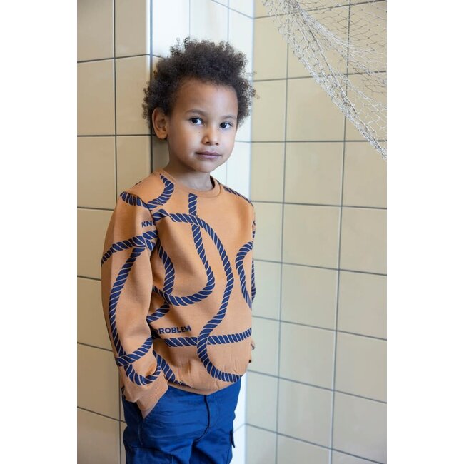 Sturdy - Sweater AOP Hazelnoot - Waves and Whales