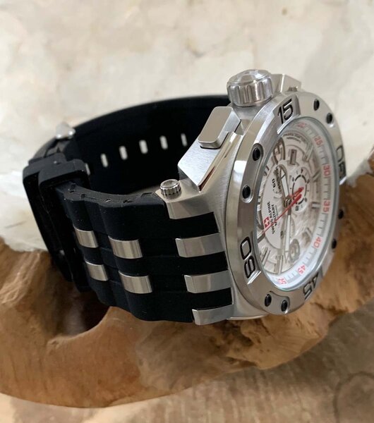 Swiss Alpine Military Swiss Alpine Military 7032.9832 men's watch 50 mm DEMO