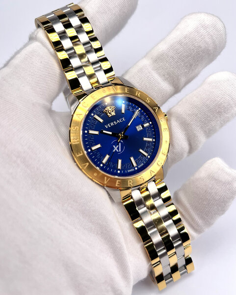 Versace VE2C00421 Univers men's watch 43 mm