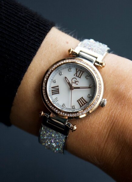 Gc Guess Collection Gc Guess Kollektion Y47011L1MF PrimeChic Damenuhr 32 mm