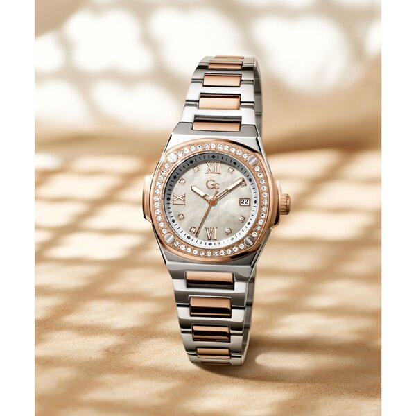 Gc Guess Collection Gc Z12003L1MF Coussin Shape Mini ladies' watch