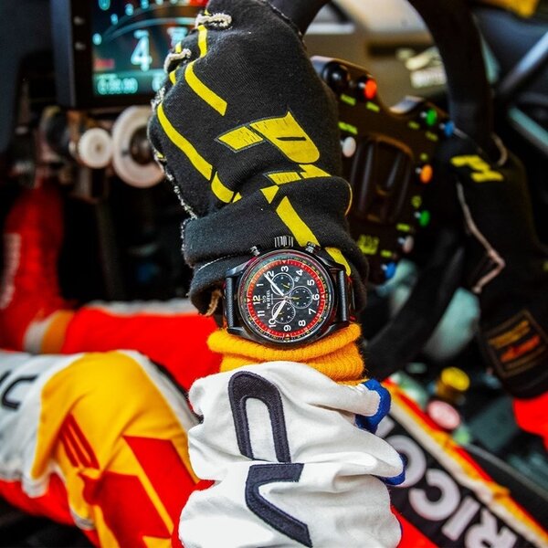 TW Steel TW Steel Schweizer Volante SVS303 TCR Sonderausgabe Chronographenuhr 48mm