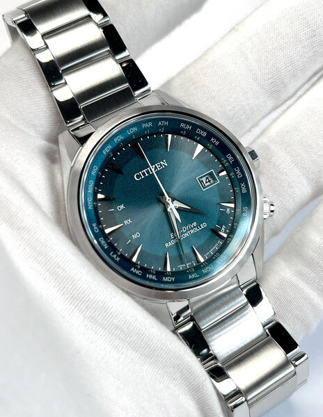 Citizen Citizen CB0270-87L funkgesteuerte PCAT Eco-Drive-Uhr, 43 mm