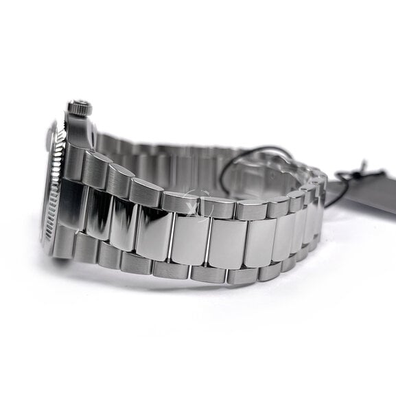 Bulova Bulova 96B440 Super Seville watch